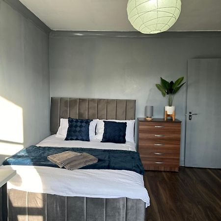 Luxury Room In A 4 Bedroom Flat! 4 Minutes Walk To Kingscross, St Pancras ลอนดอน ภายนอก รูปภาพ