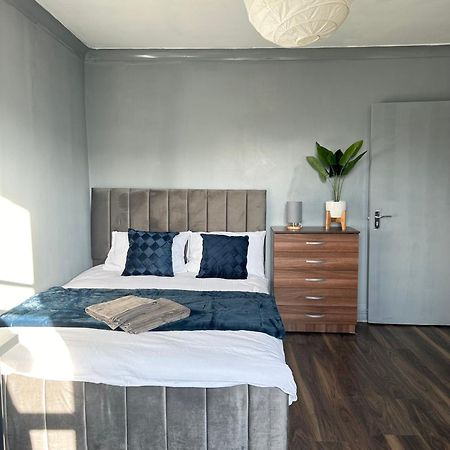 Luxury Room In A 4 Bedroom Flat! 4 Minutes Walk To Kingscross, St Pancras ลอนดอน ภายนอก รูปภาพ