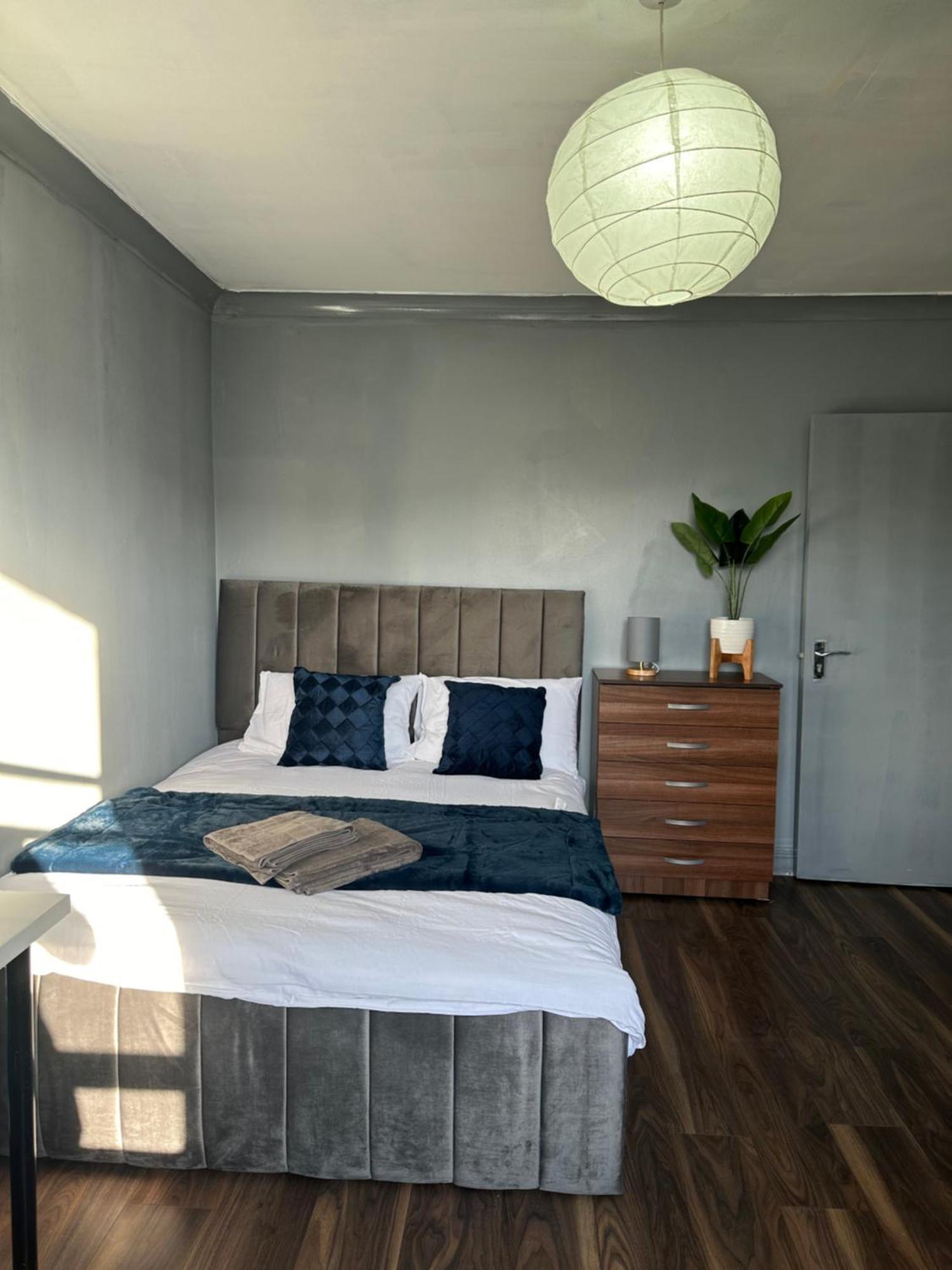 Luxury Room In A 4 Bedroom Flat! 4 Minutes Walk To Kingscross, St Pancras ลอนดอน ภายนอก รูปภาพ