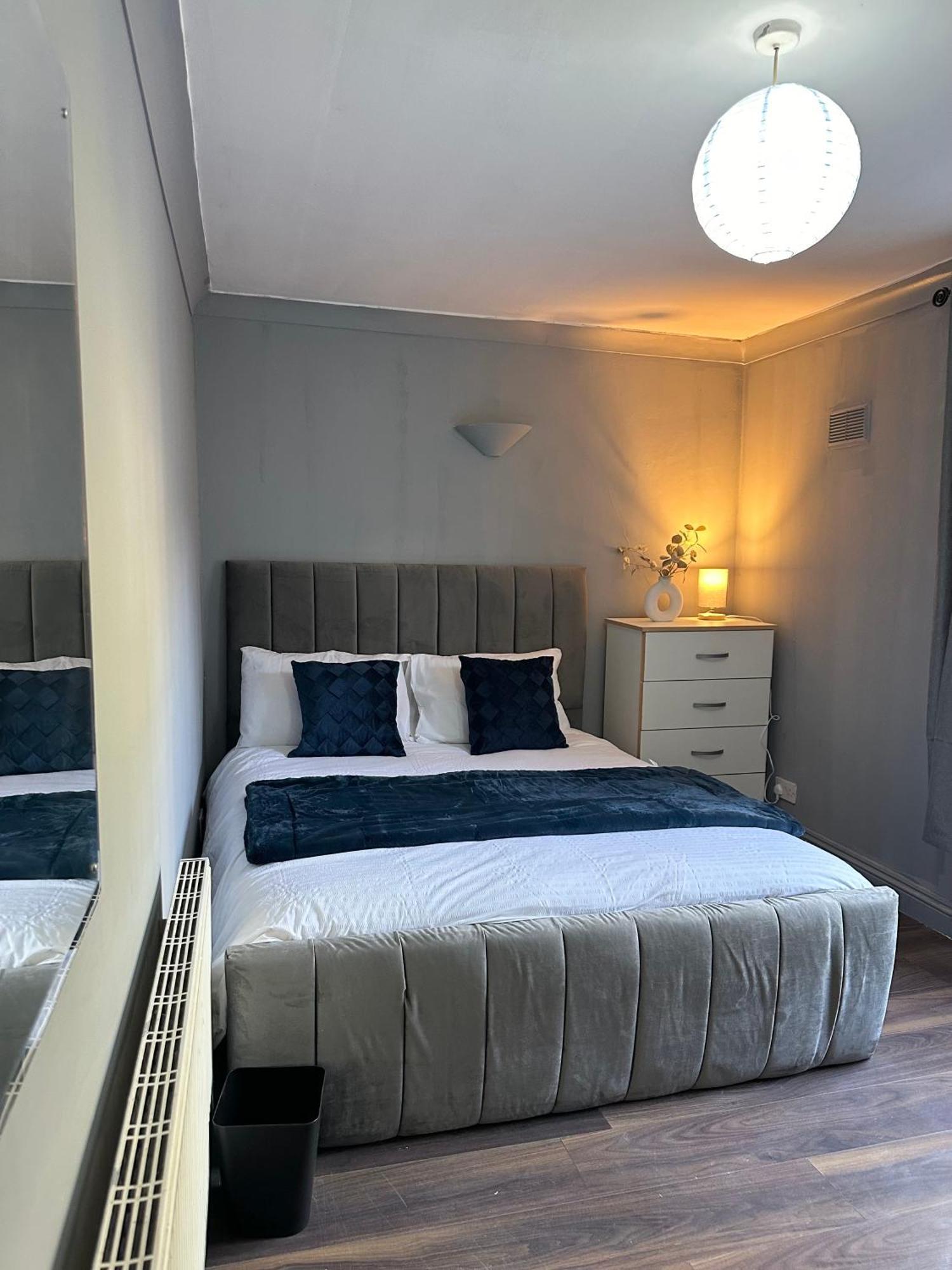 Luxury Room In A 4 Bedroom Flat! 4 Minutes Walk To Kingscross, St Pancras ลอนดอน ภายนอก รูปภาพ