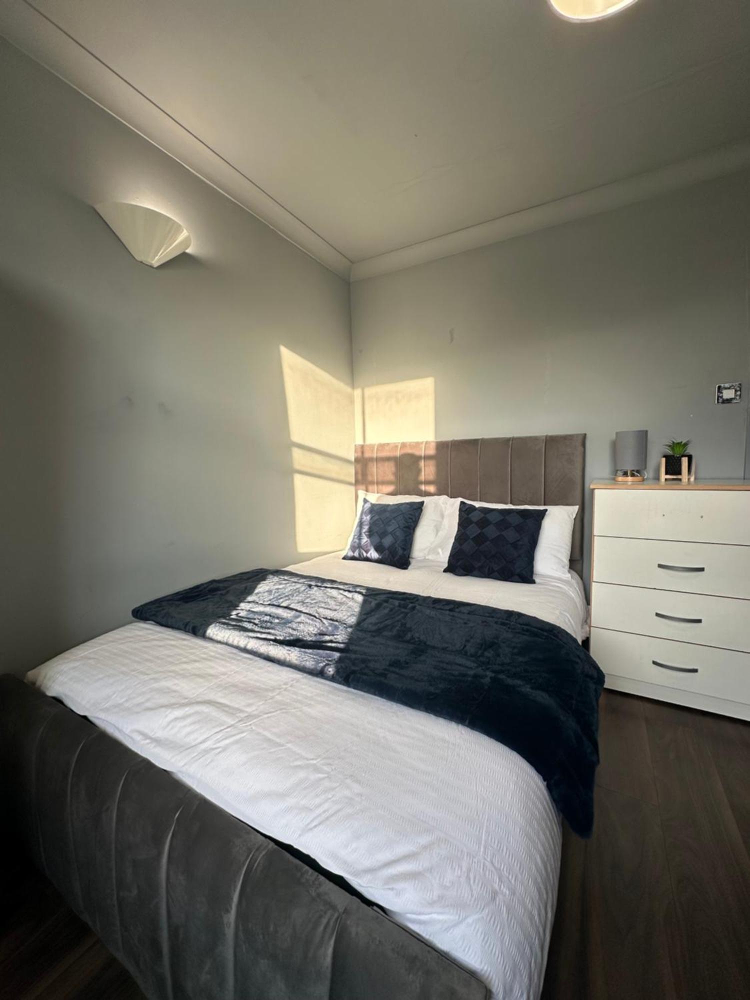 Luxury Room In A 4 Bedroom Flat! 4 Minutes Walk To Kingscross, St Pancras ลอนดอน ภายนอก รูปภาพ