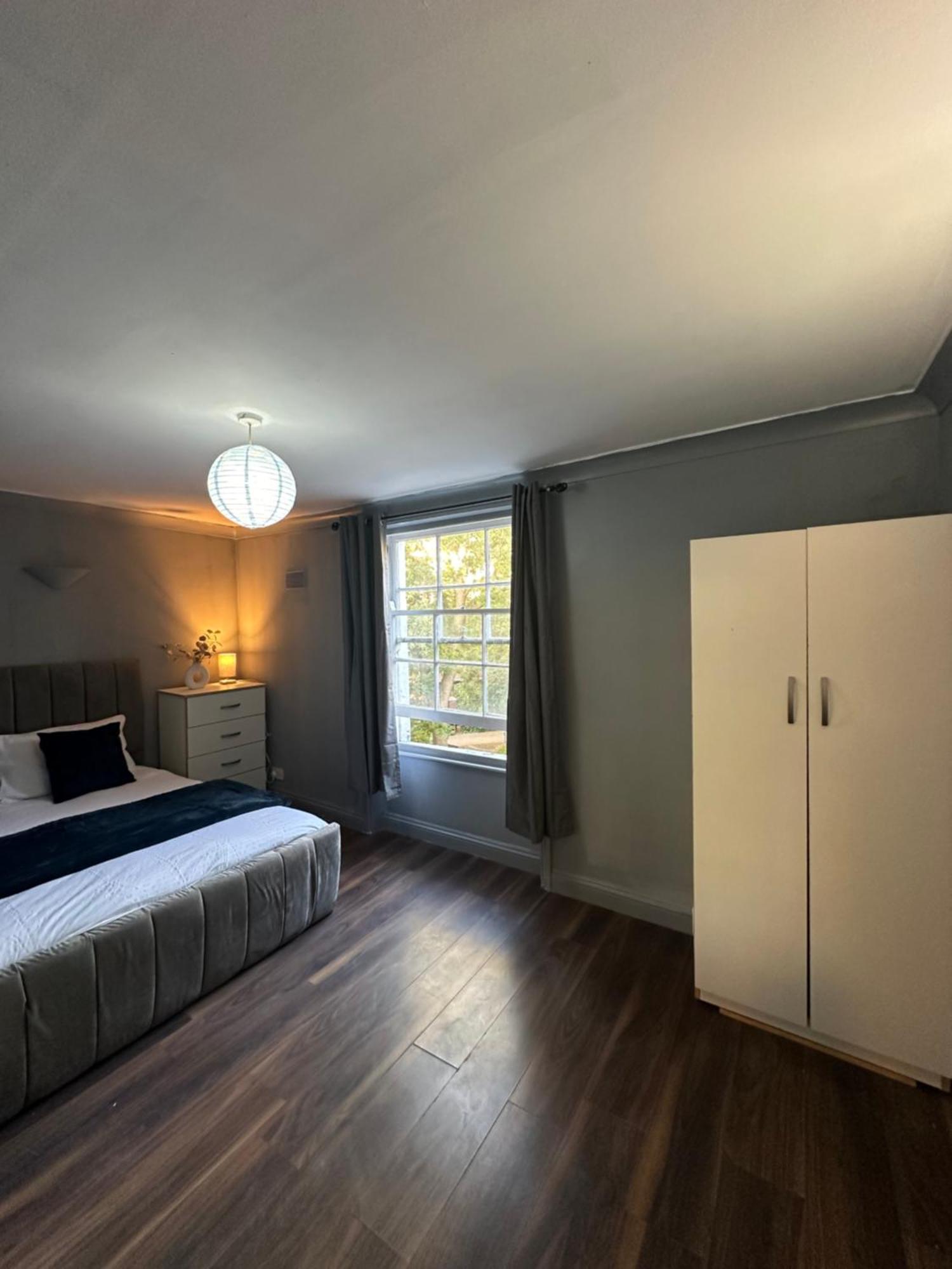 Luxury Room In A 4 Bedroom Flat! 4 Minutes Walk To Kingscross, St Pancras ลอนดอน ภายนอก รูปภาพ