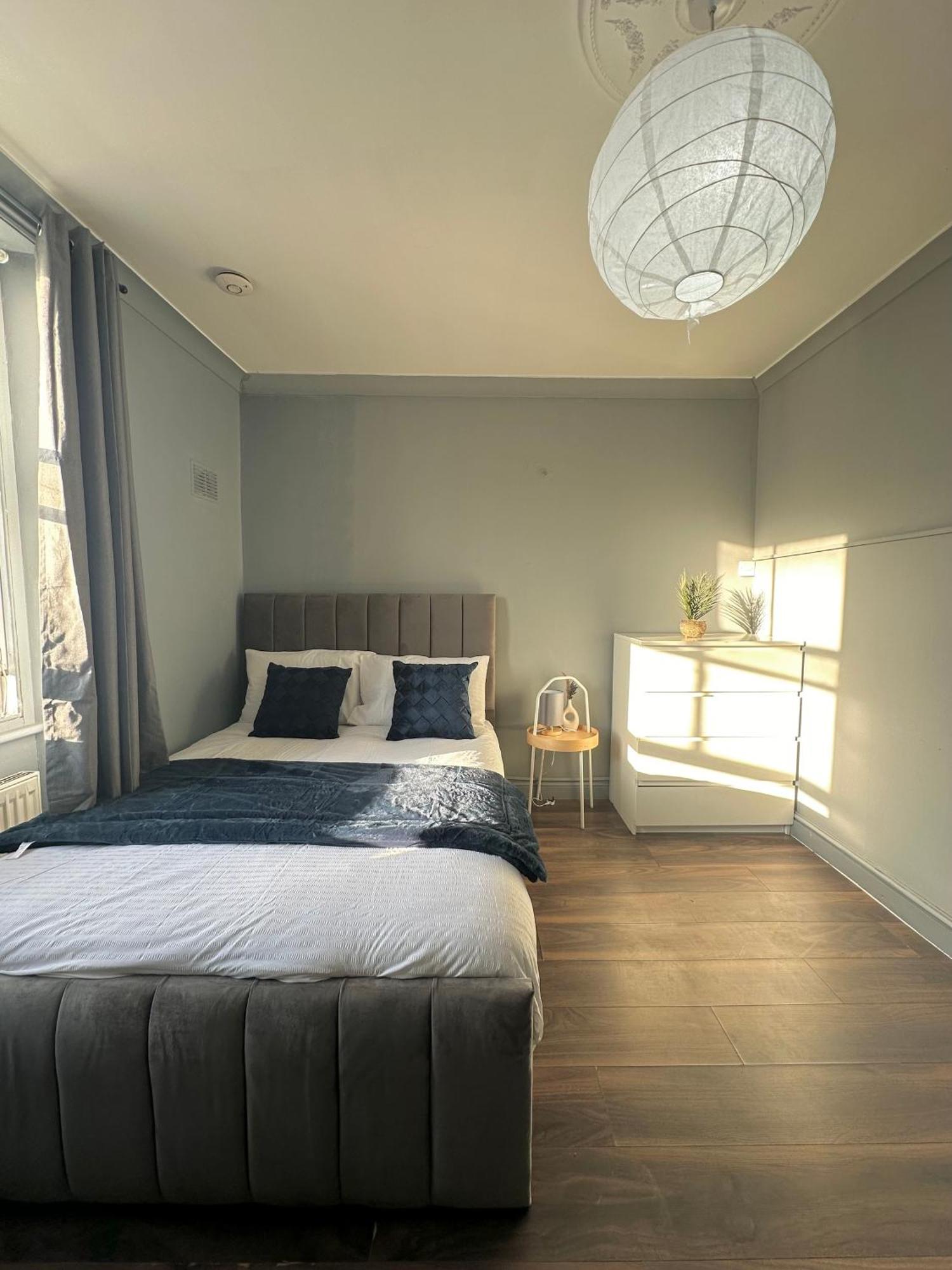 Luxury Room In A 4 Bedroom Flat! 4 Minutes Walk To Kingscross, St Pancras ลอนดอน ภายนอก รูปภาพ