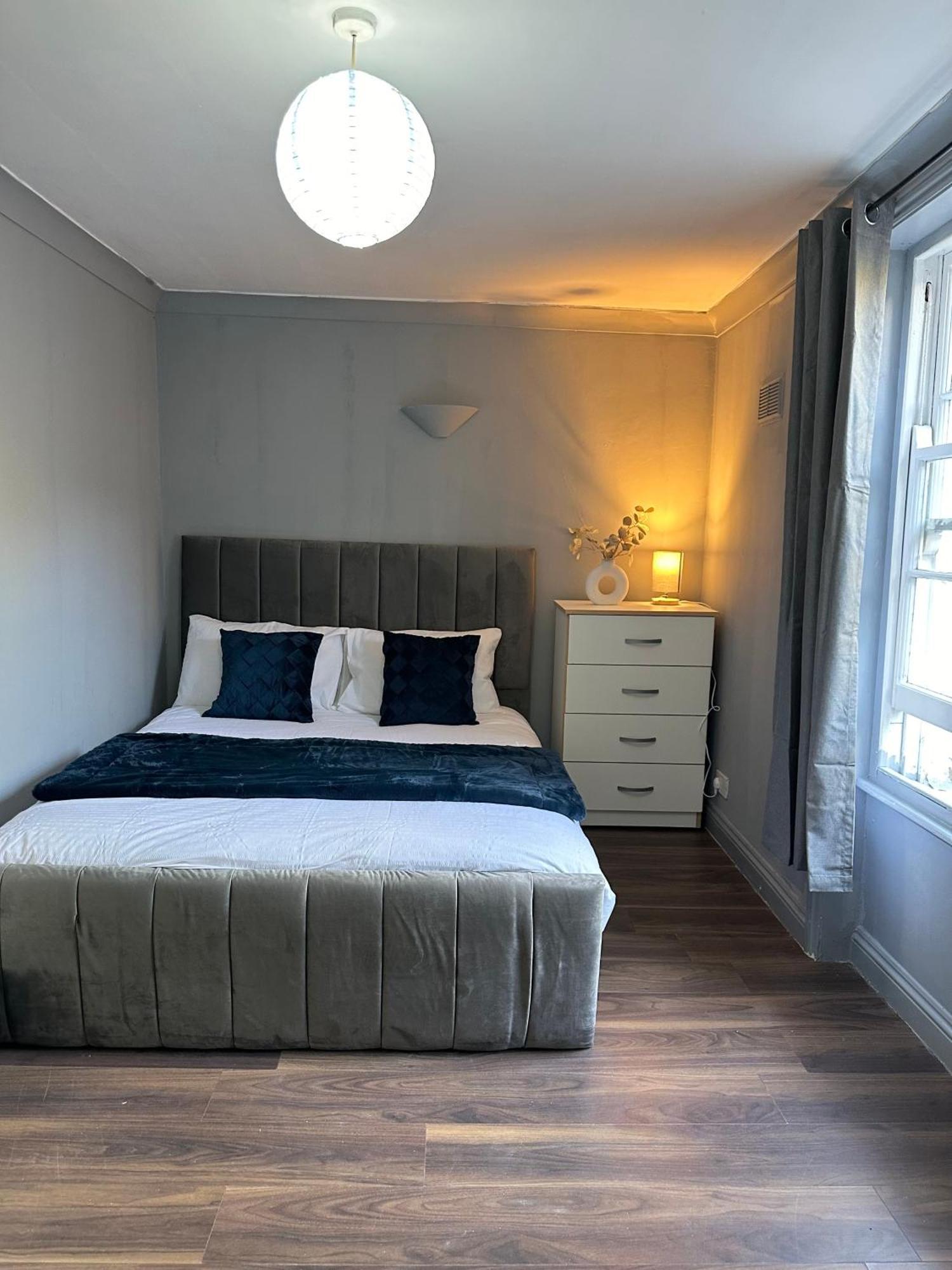 Luxury Room In A 4 Bedroom Flat! 4 Minutes Walk To Kingscross, St Pancras ลอนดอน ภายนอก รูปภาพ