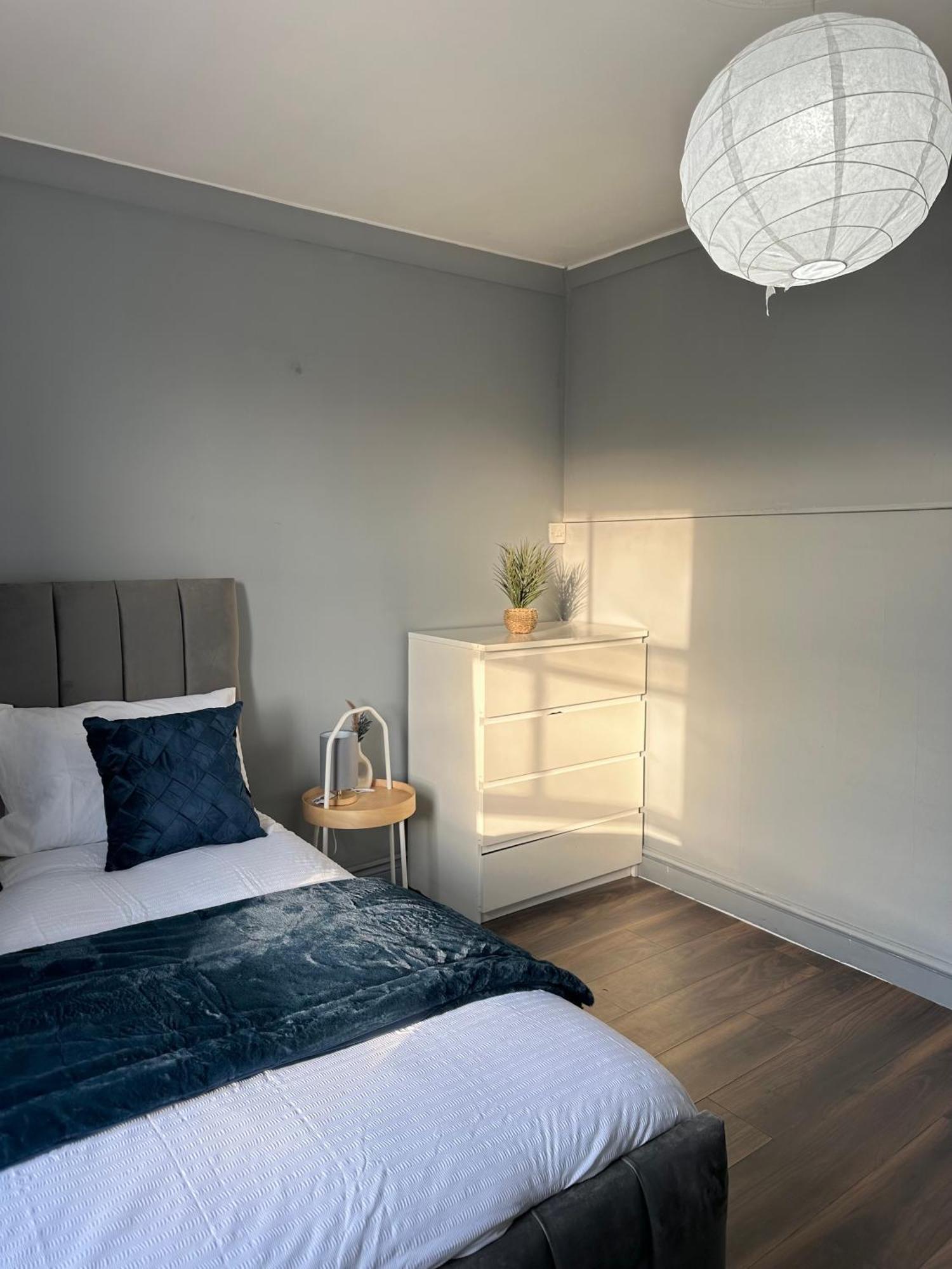 Luxury Room In A 4 Bedroom Flat! 4 Minutes Walk To Kingscross, St Pancras ลอนดอน ภายนอก รูปภาพ