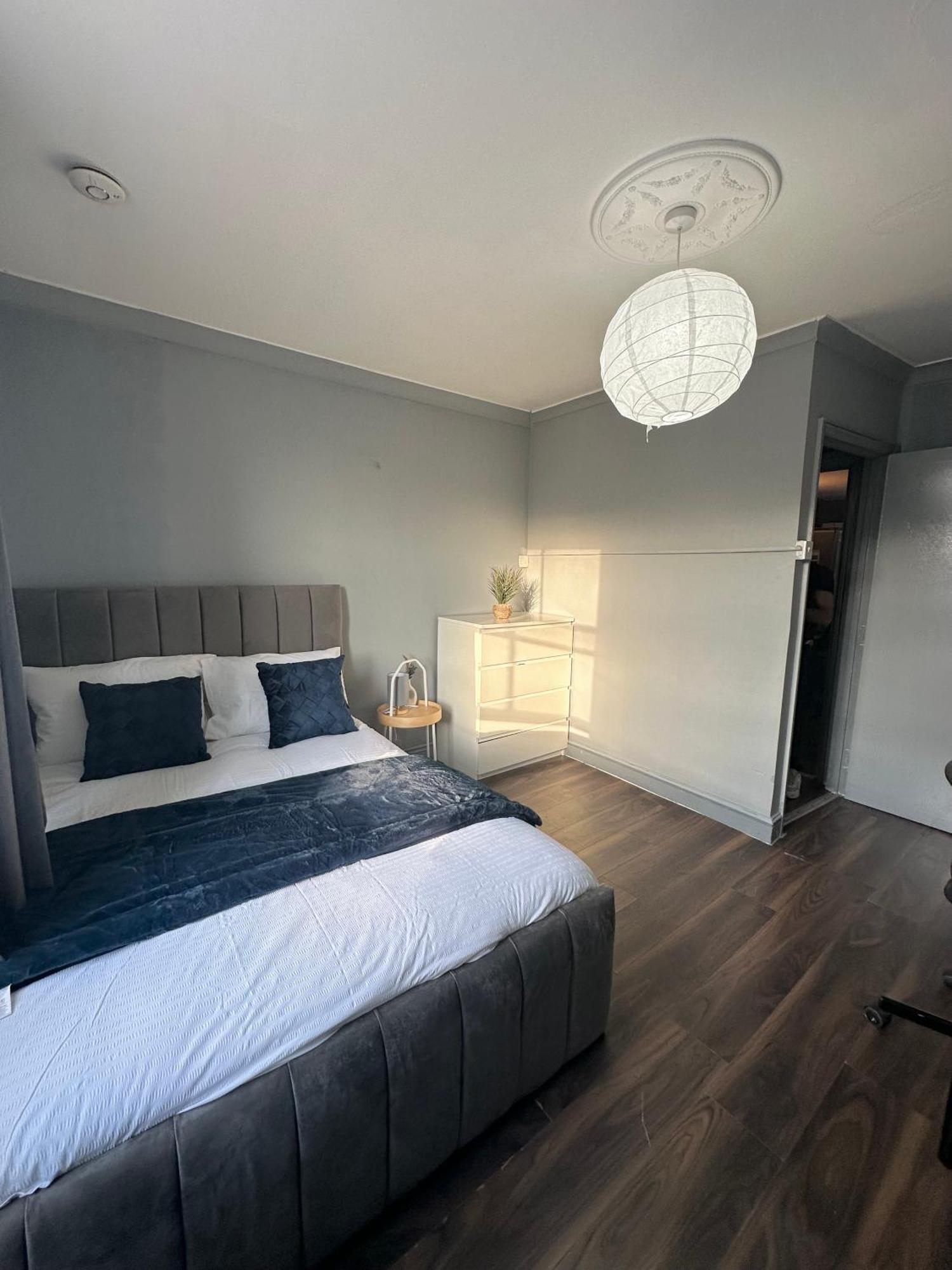 Luxury Room In A 4 Bedroom Flat! 4 Minutes Walk To Kingscross, St Pancras ลอนดอน ภายนอก รูปภาพ